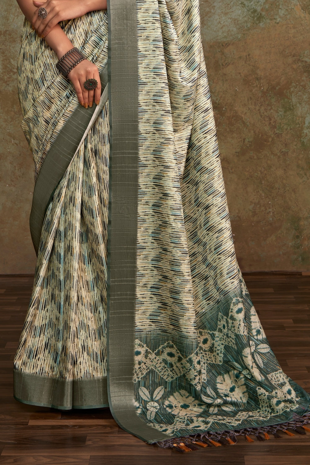 Off White Handloom Silk Saree