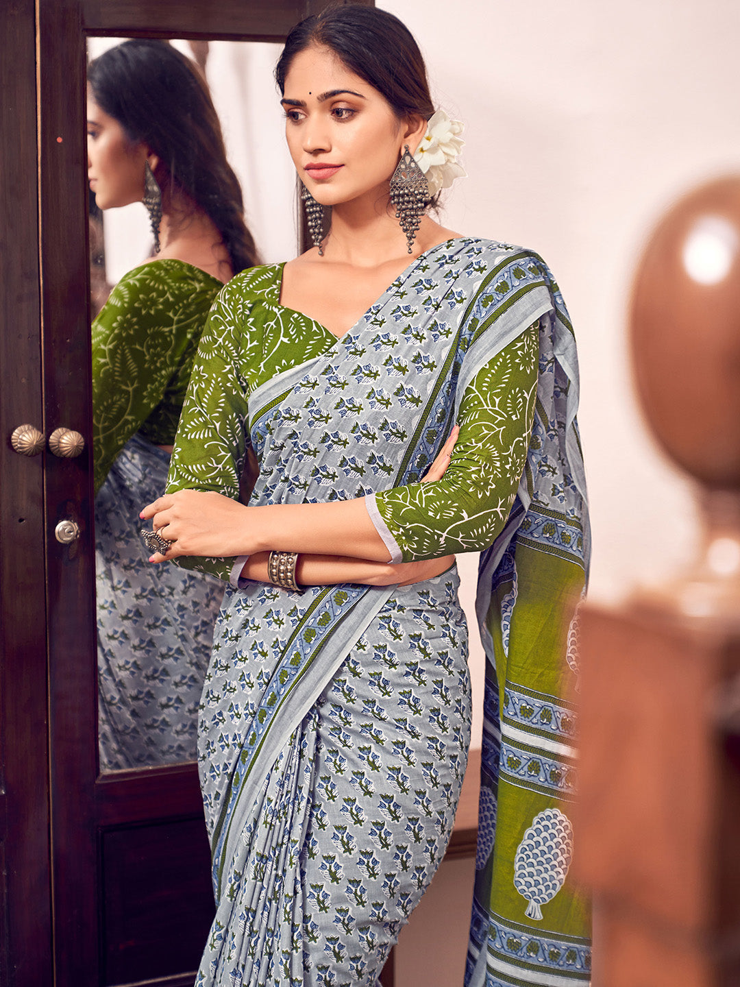 Grey And Green Mulmul Cottons Saree
