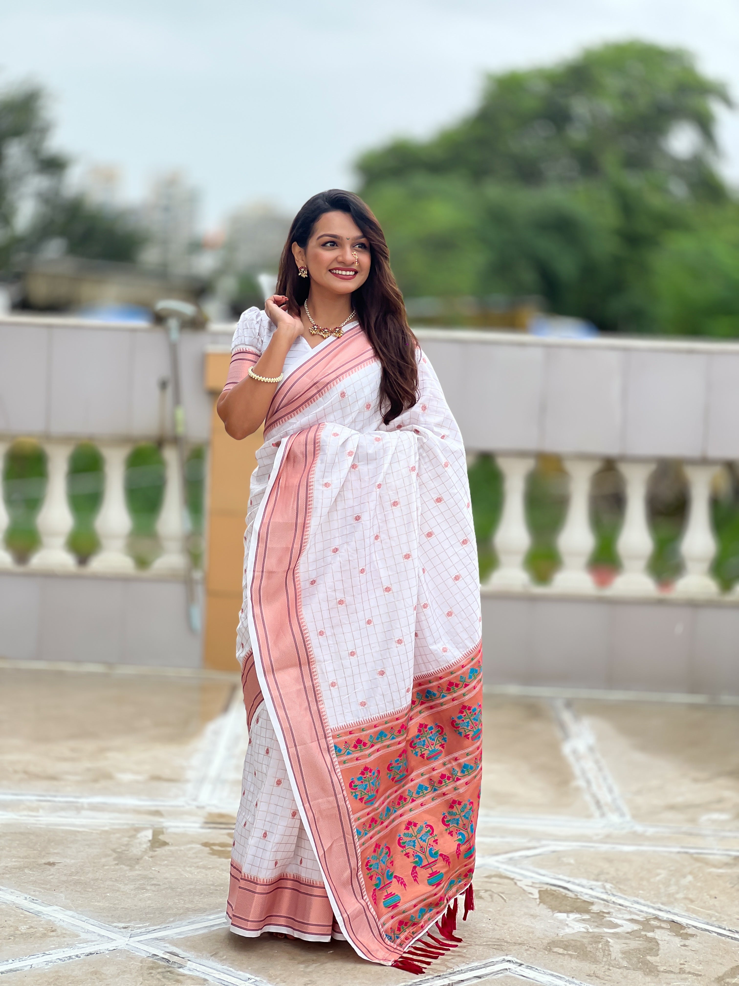 WHITE PAITHANI SILK ZARI WEAVING SAREE