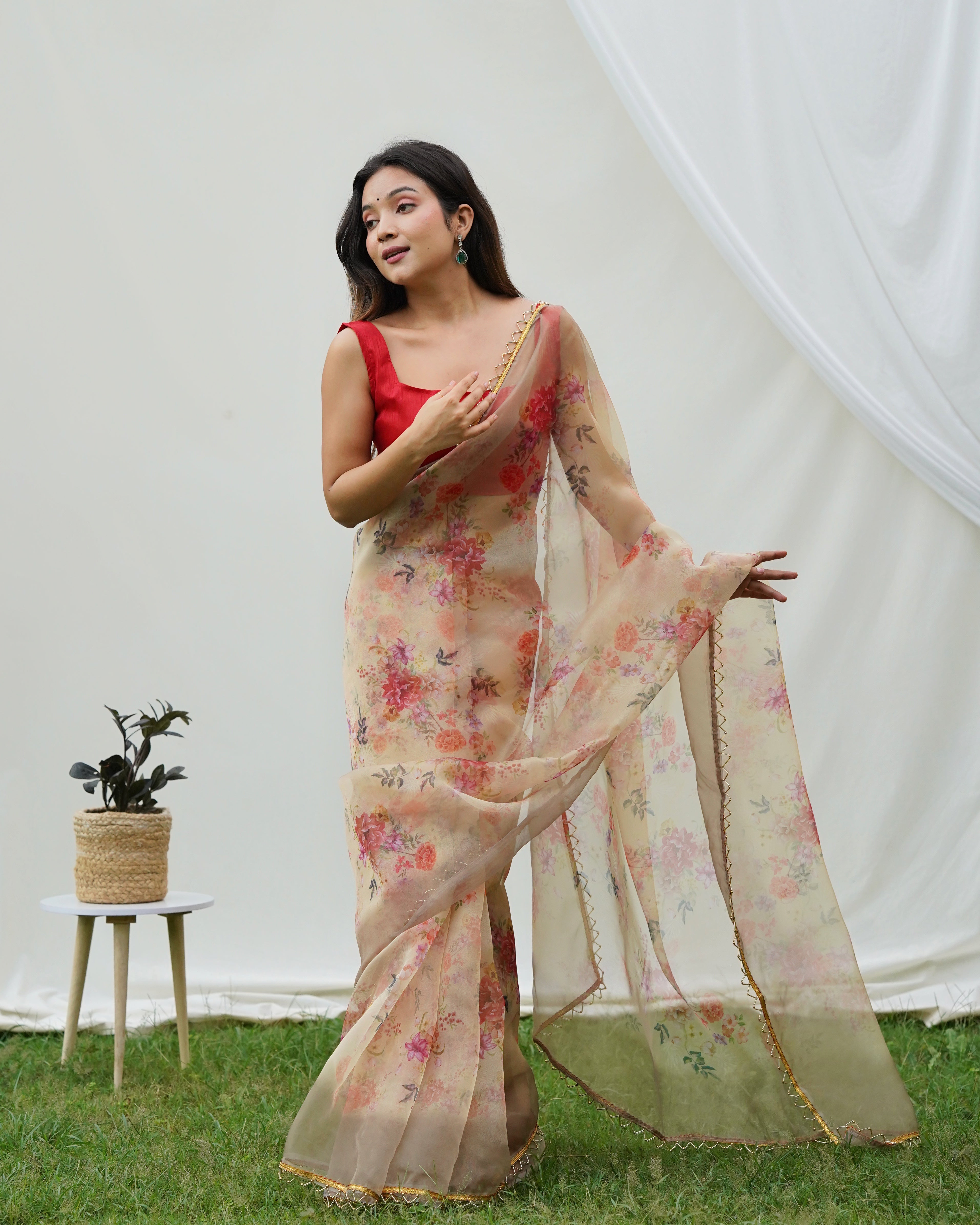 Shanya Organza Saree With sattin benglori Blouse