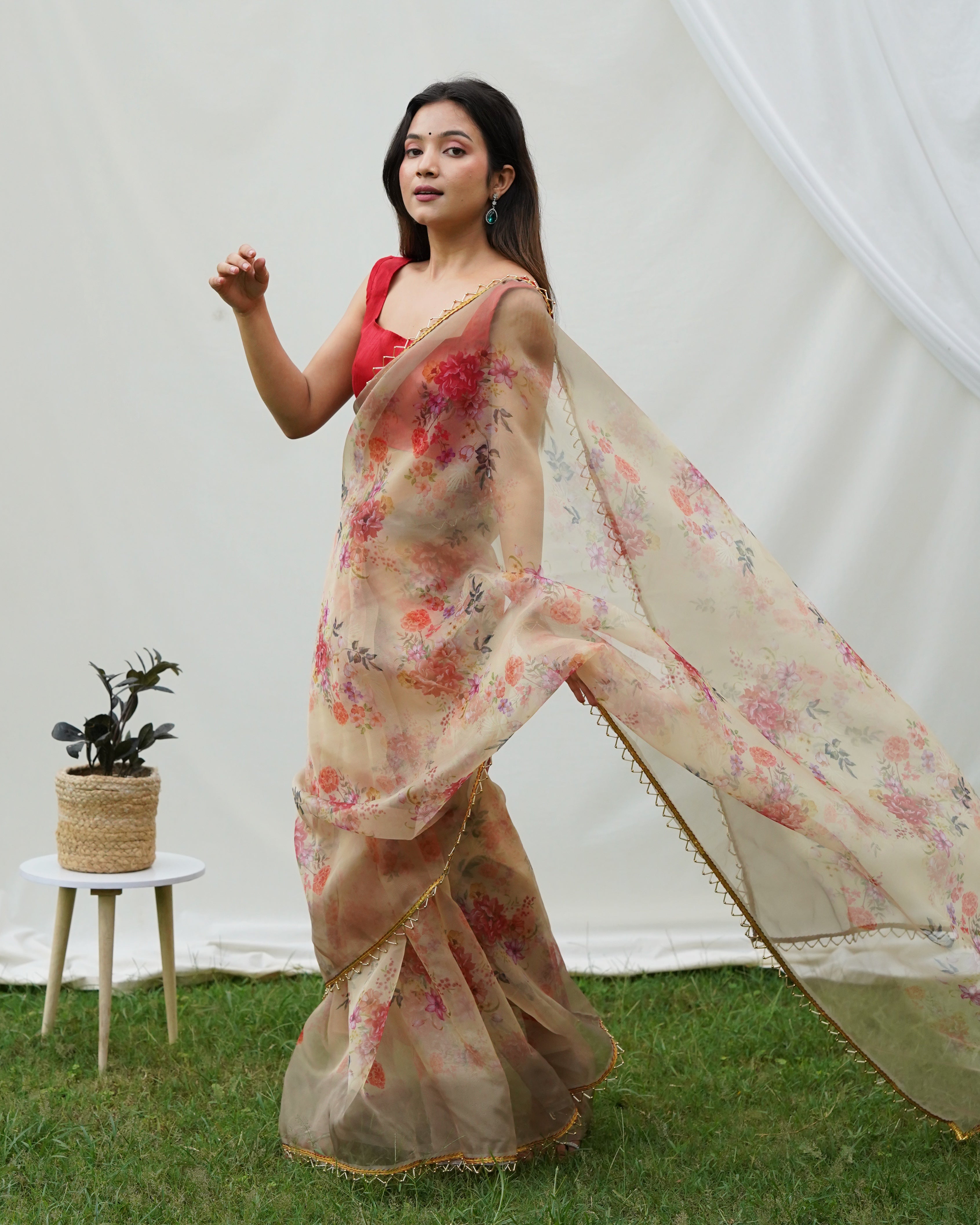 Shanya Organza Saree With sattin benglori Blouse