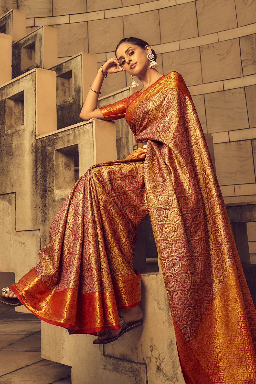 Buy Off White Banarasi Silk Saree With Blouse Piece Nitaraa