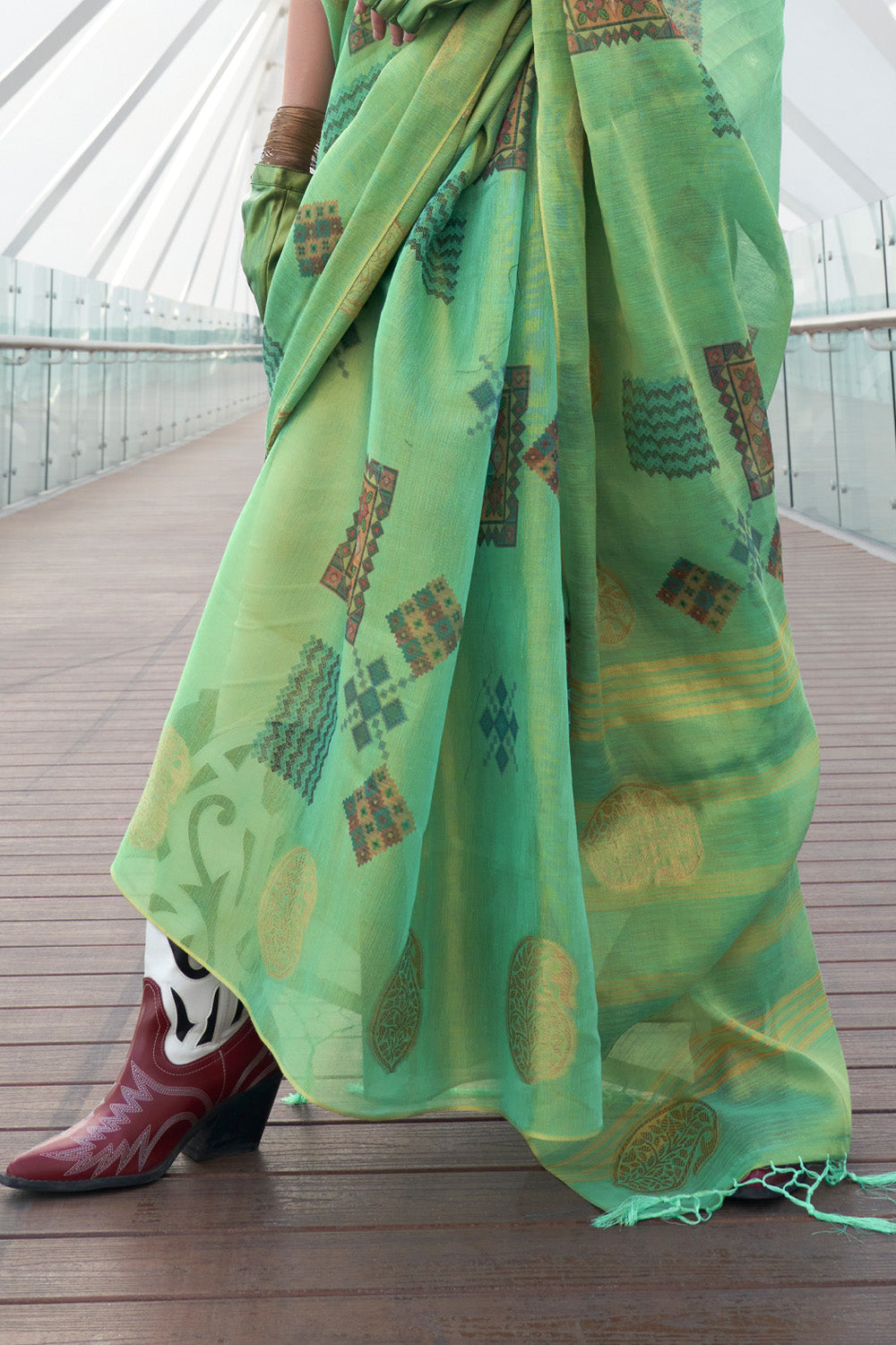 Buy Dark Green Banarasi Saree Nitaraa