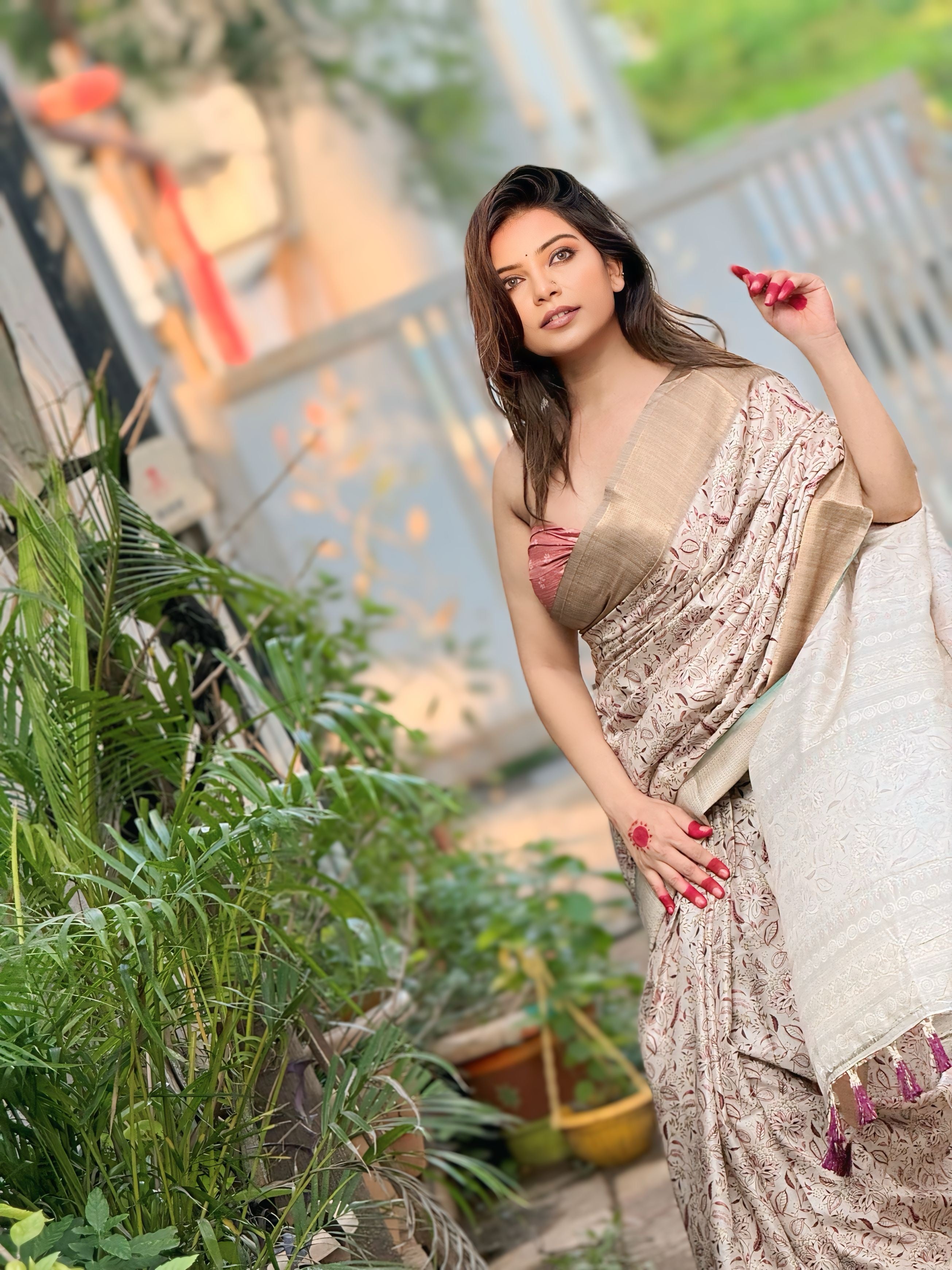 BAIGE BANARASI SILK BLEND SAREE