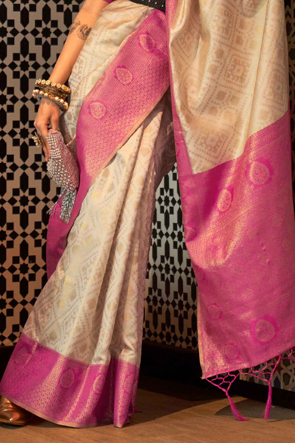 Buy Punch Pink Digital Print Saree Nitaraa