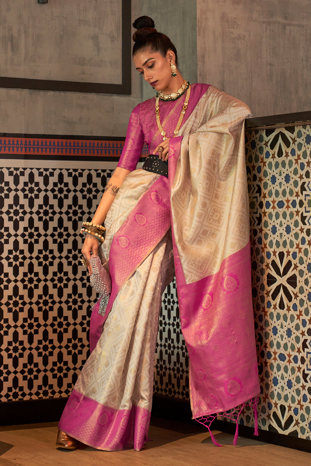 Buy Magenta Pink Digital Print Saree Nitaraa