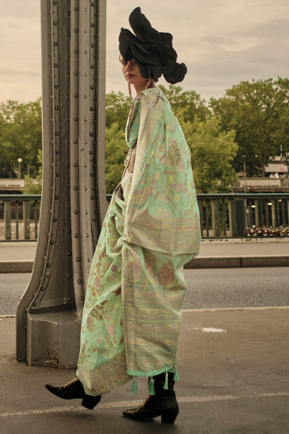 Green Kashmiri Silk Saree With Blouse Piece