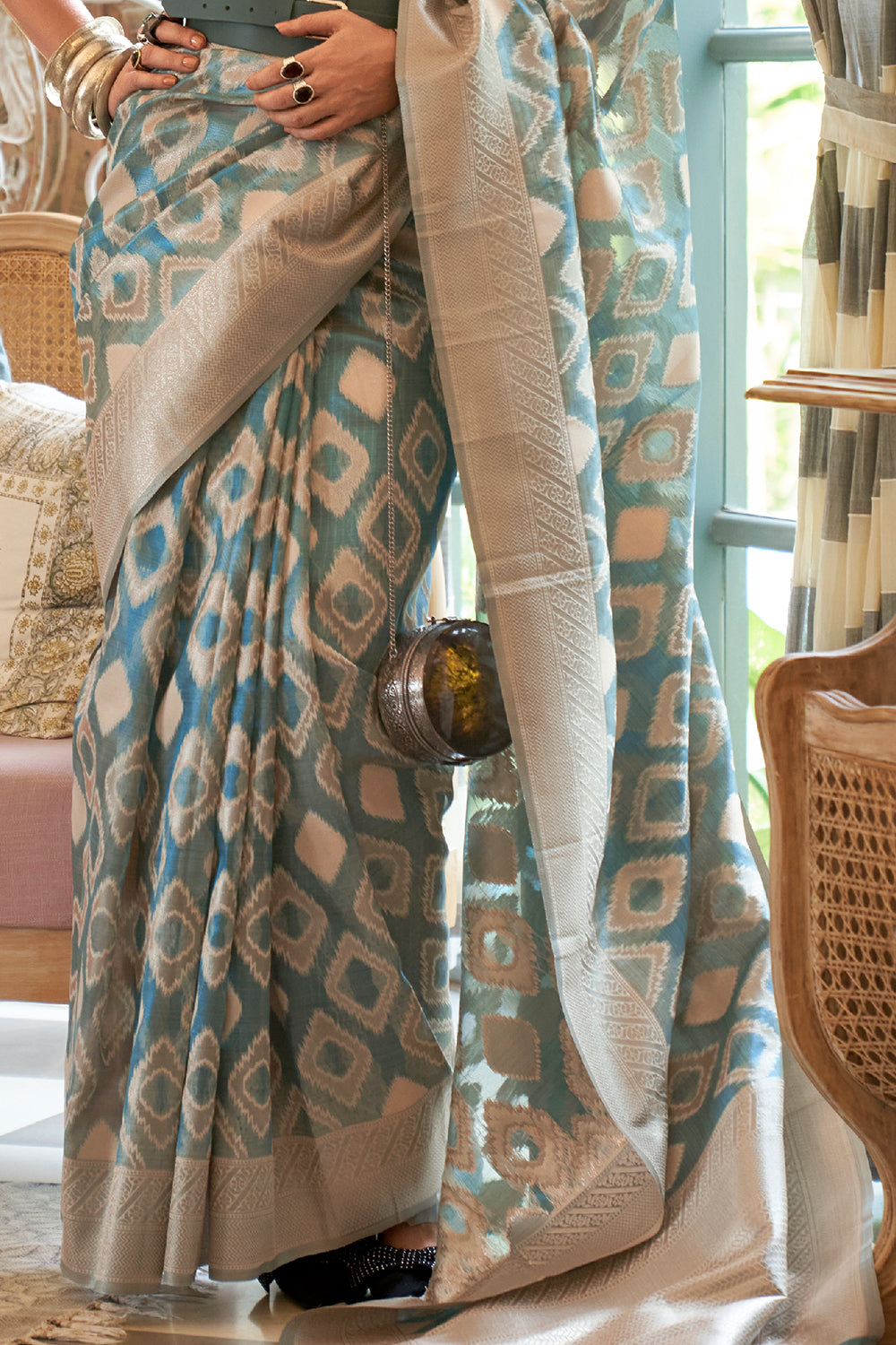 Buy Green Red Dual Tone Patola Saree Nitaraa