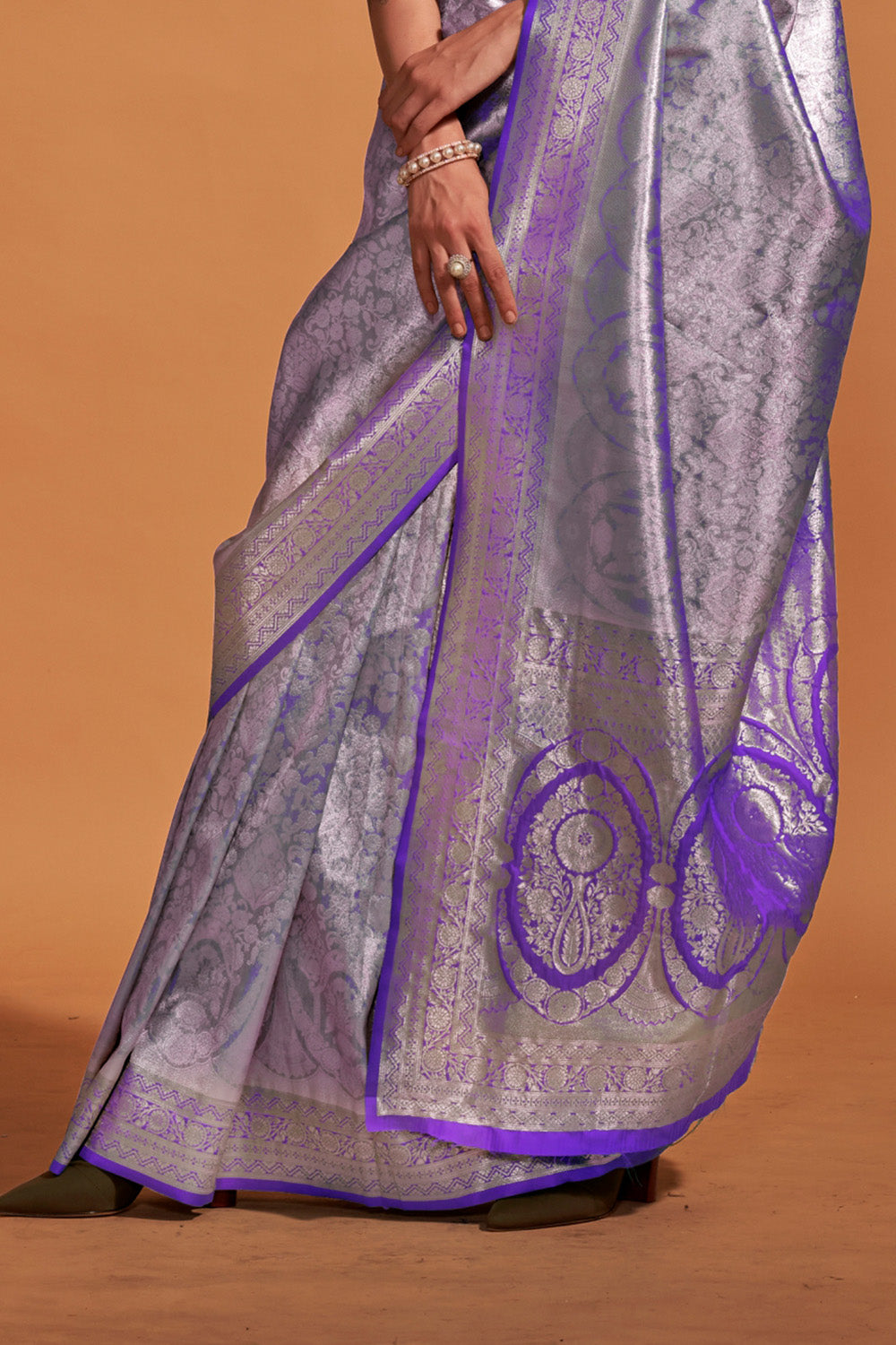 Silver Silk Saree With Blouse Piece