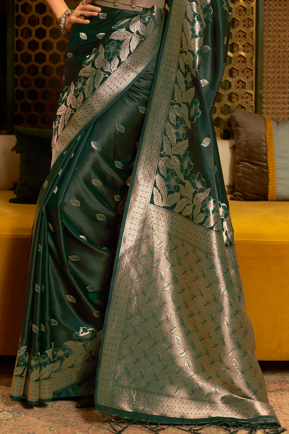 Buy Pink Banarasi Silk Saree With Blouse Piece Nitaraa