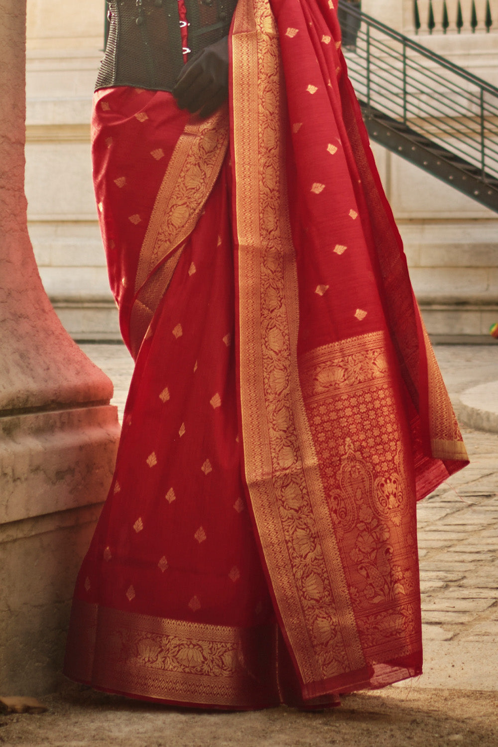 Red Banarasi Silk Saree With Blouse Piece