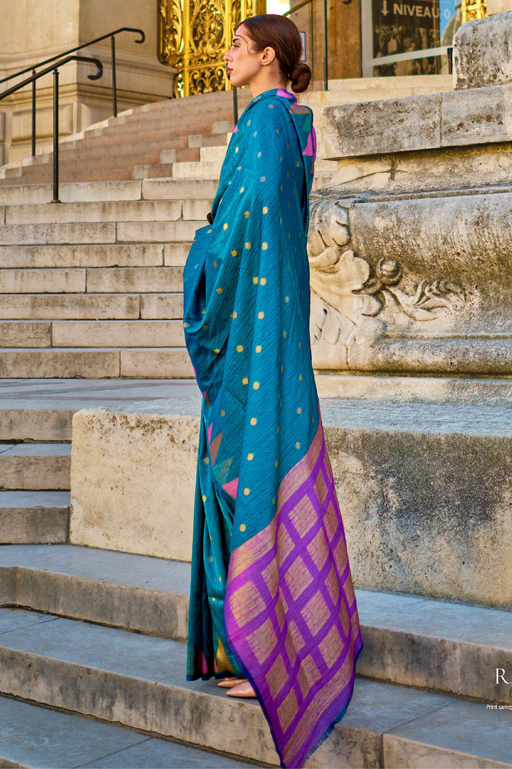 Blue Kadhi Silk Saree With Blouse Piece