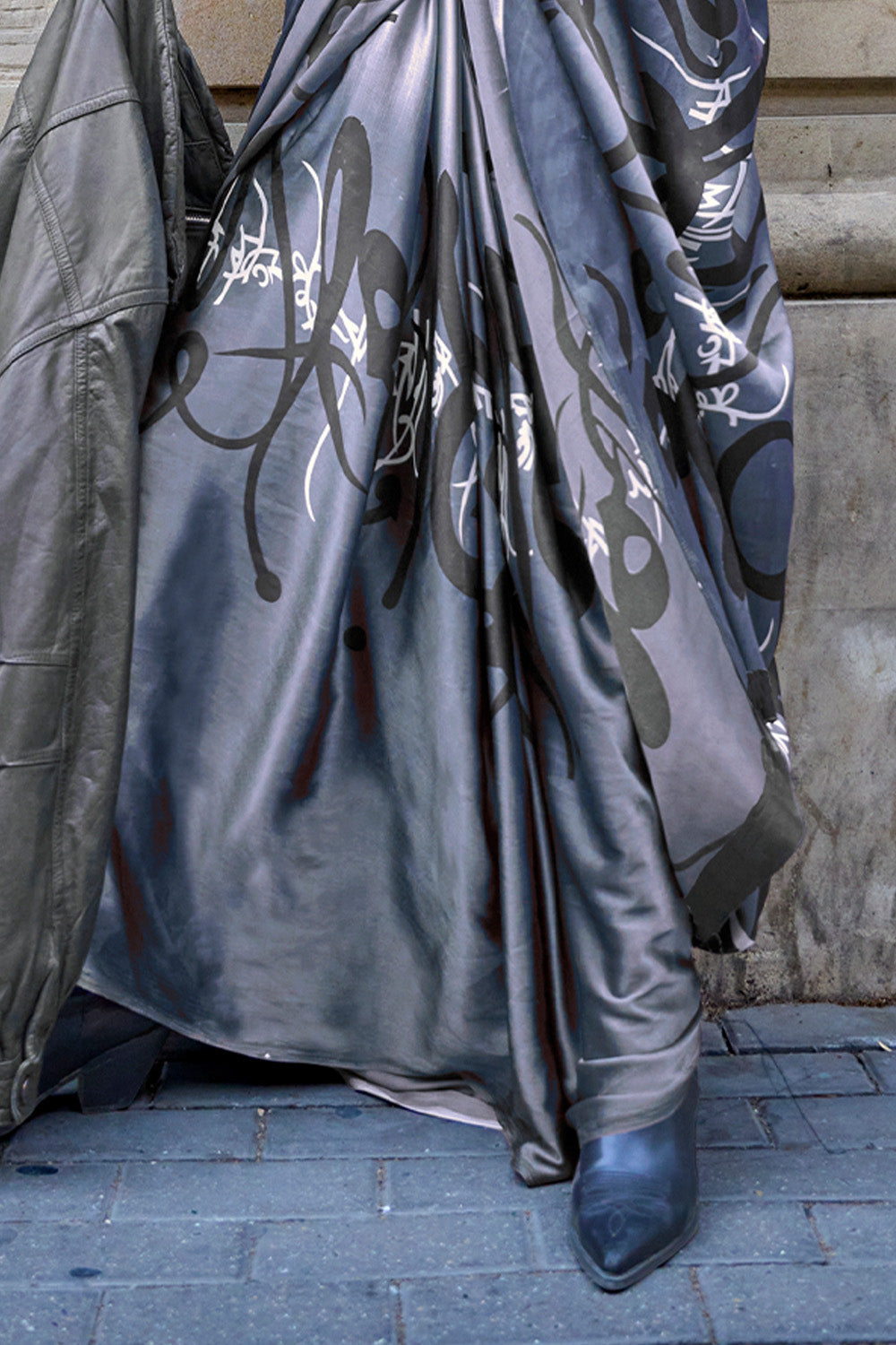 Blue Satin Digital Printed Saree With Blouse Piece