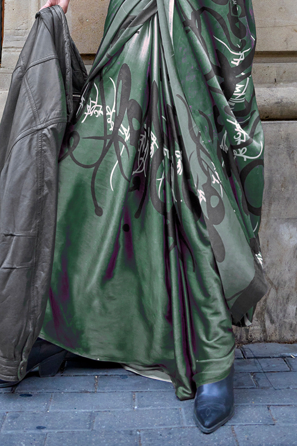 Green Satin Digital Printed Saree With Blouse Piece