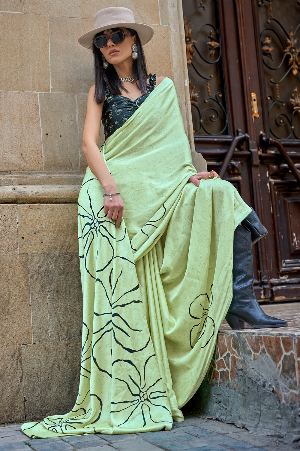 Pista Green Silk Printed Saree With Blouse Piece