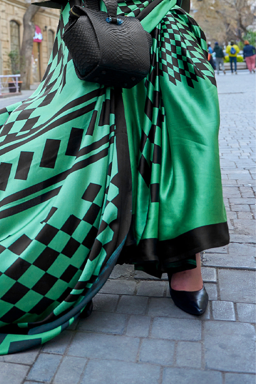 Green Silk Printed Saree With Blouse Piece