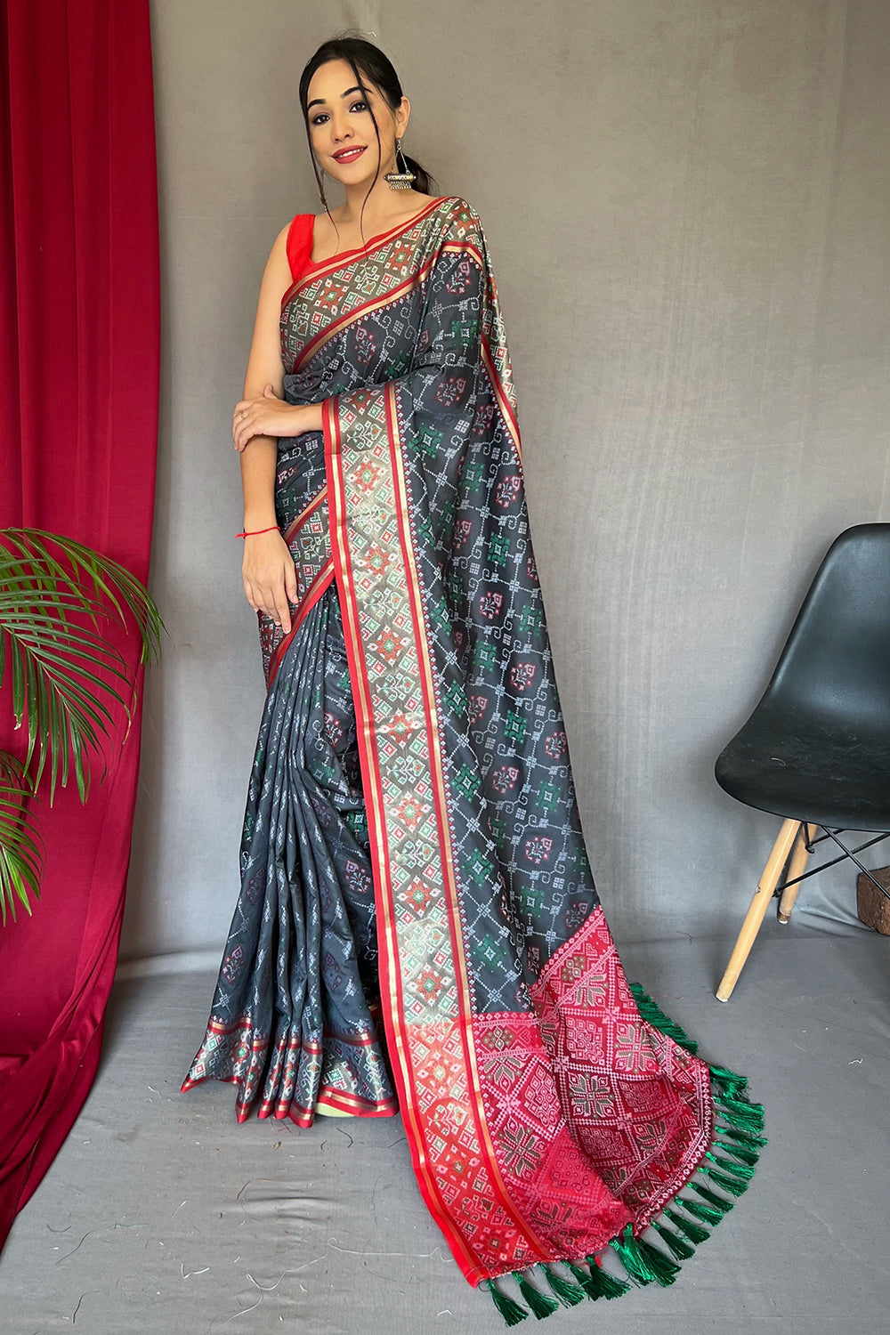 Buy Rose Pink Zari Woven Kanjivaram Fusion Saree With Swaroski Nitaraa