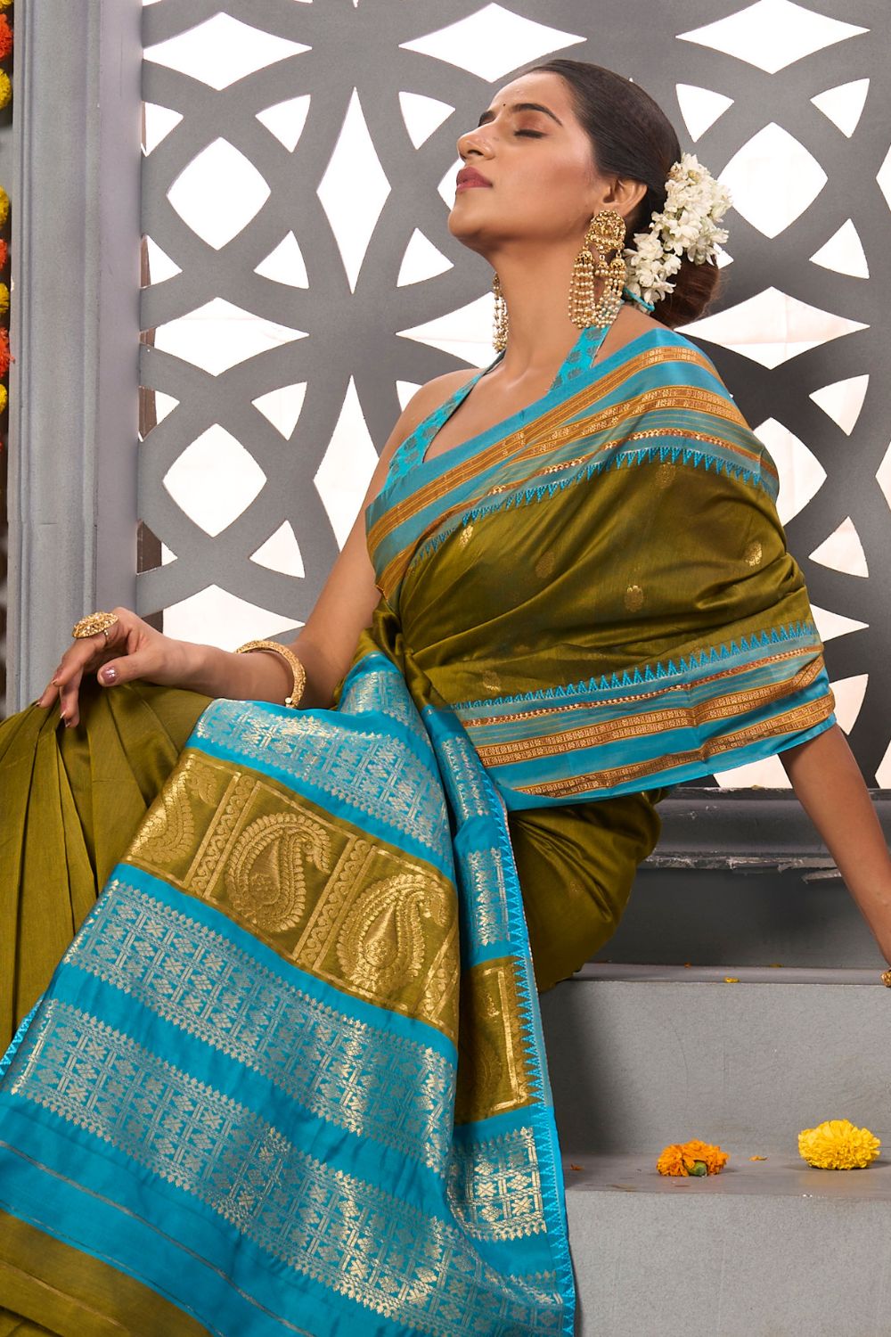 Buy Scarlet Red Organza Saree Nitaraa