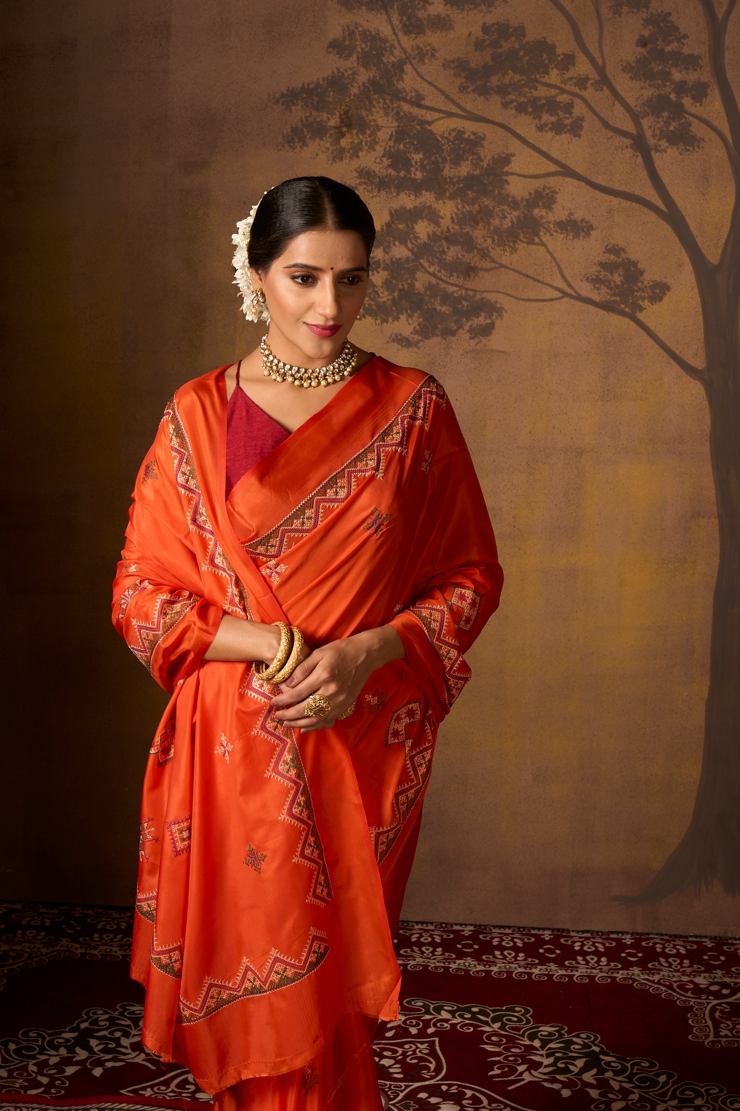 Buy Off White Banarasi Silk Saree With Blouse Piece Nitaraa