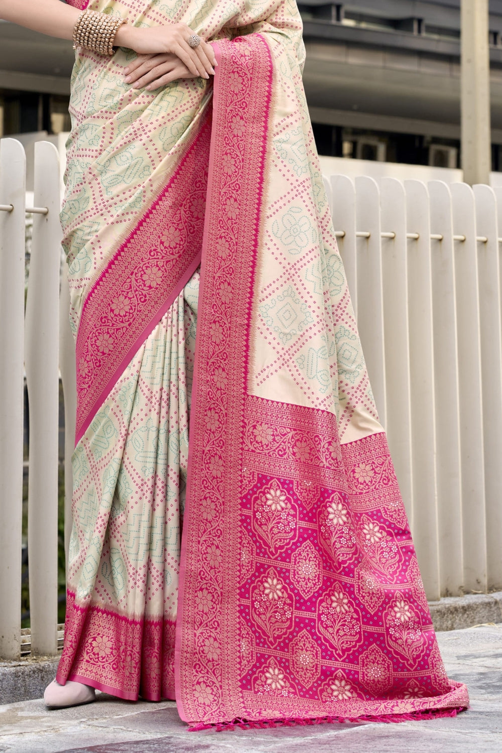 Off White Badhni Silk Saree