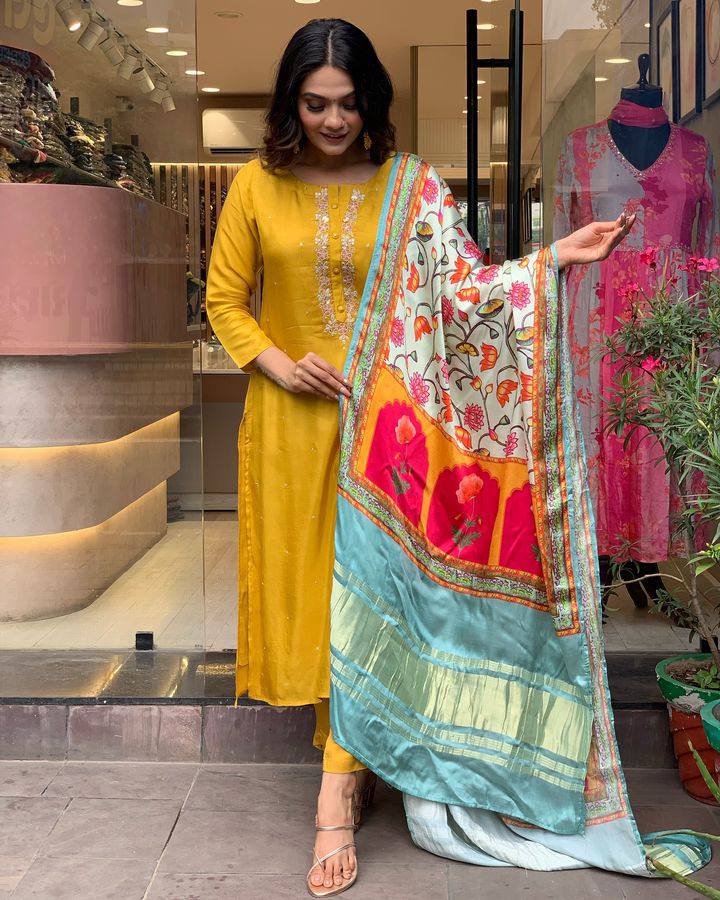 Yellow Mustard Women Embroidered Chanderi kurta set