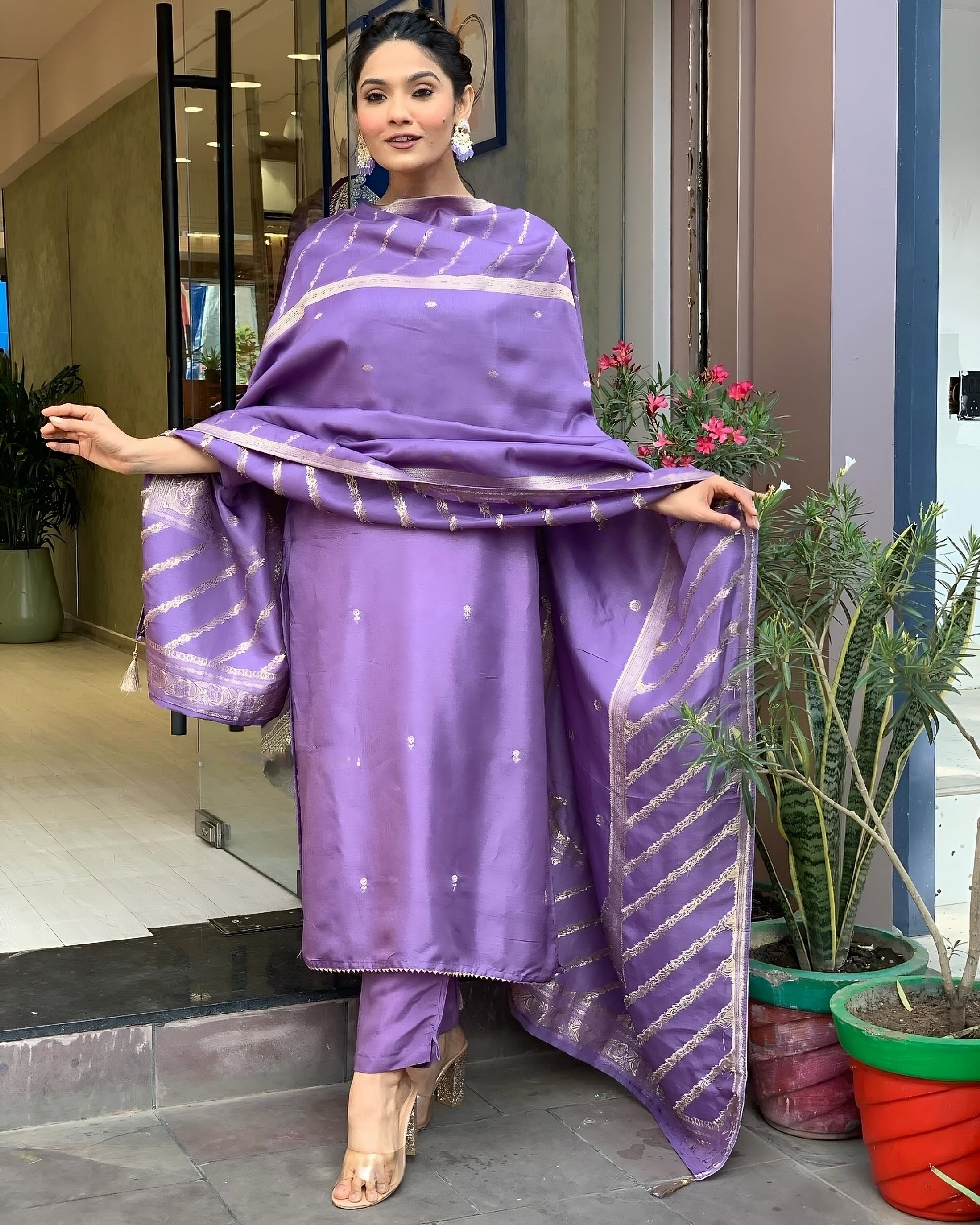 Lavendar Women Embroidered Vicose Chanderi kurta Set