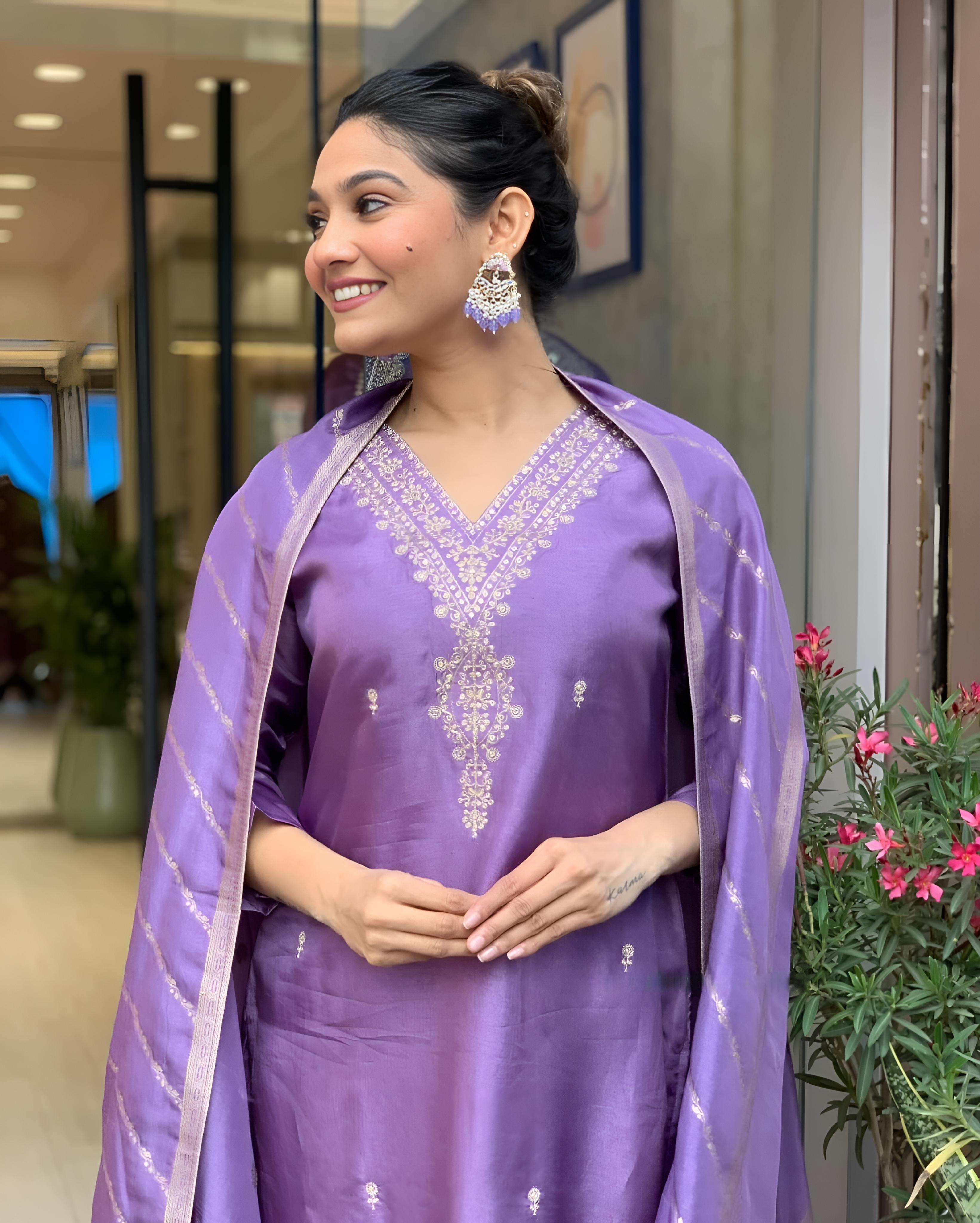 Lavendar Women Embroidered Vicose Chanderi kurta Set