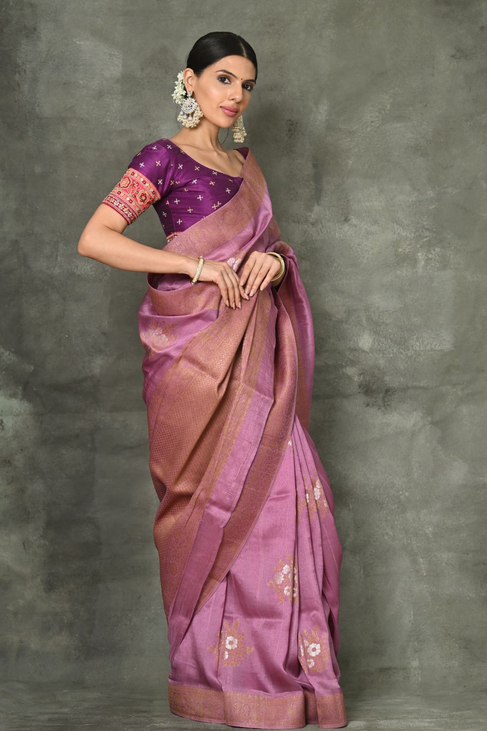Buy Cream White Gold Kanjivaram Silk Saree Nitaraa