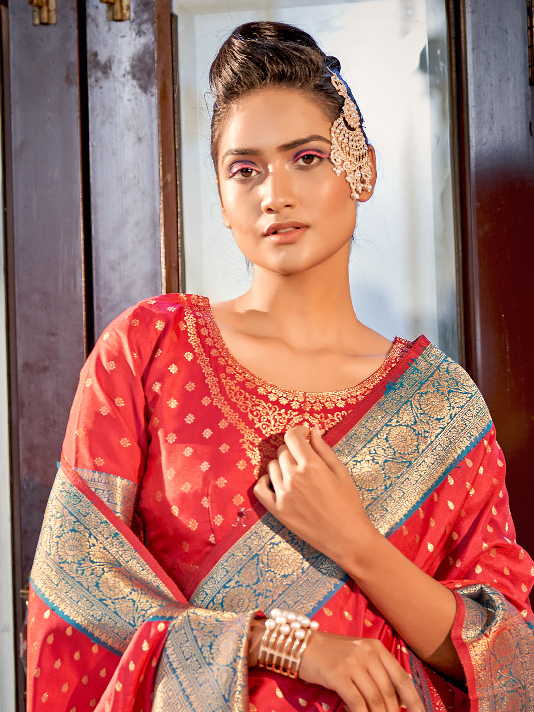 Bright Pink Banarasi Silk Zari Weaving Saree