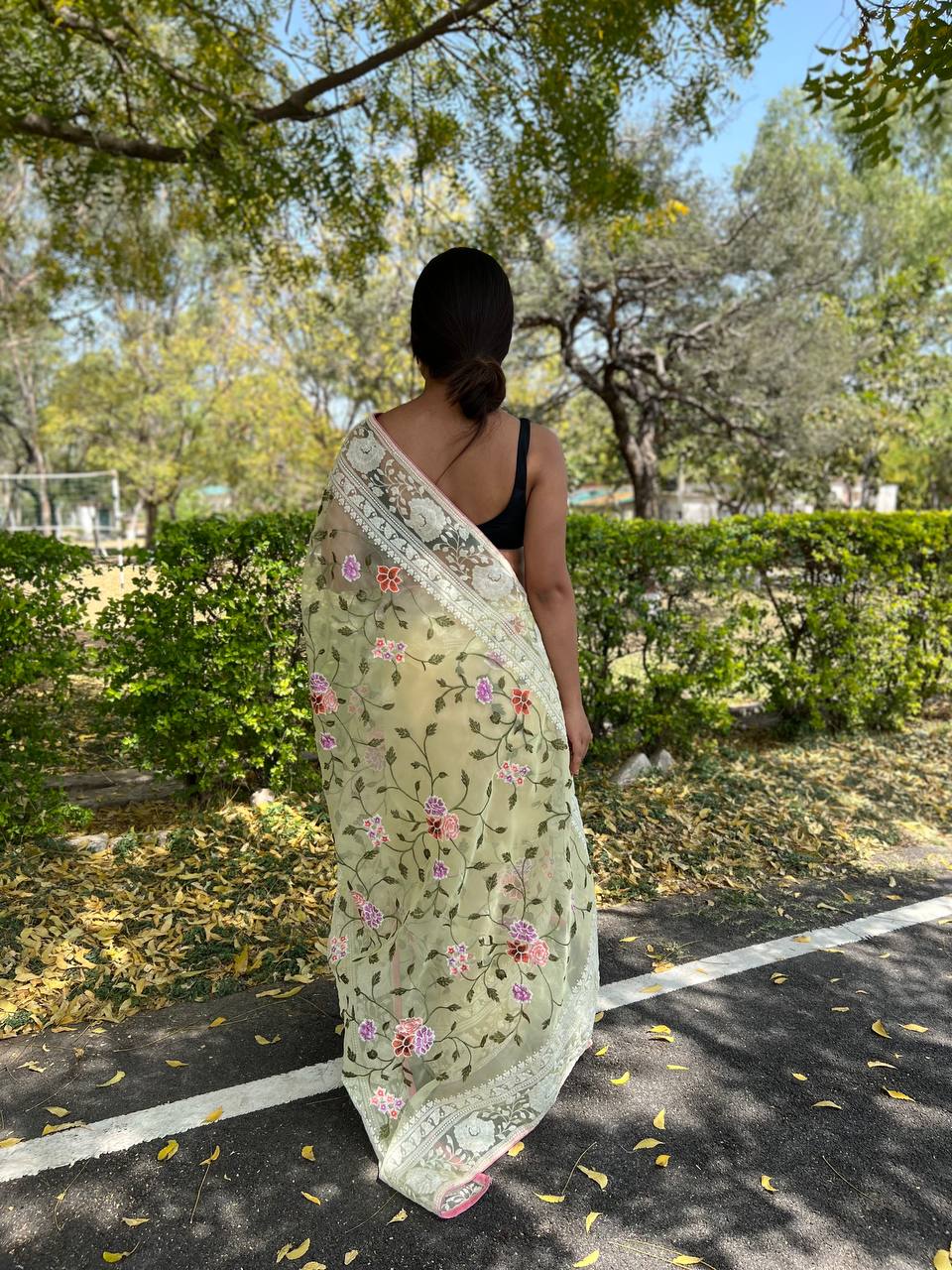 Yellow Organza Saree With Sattin Benglori Blouse