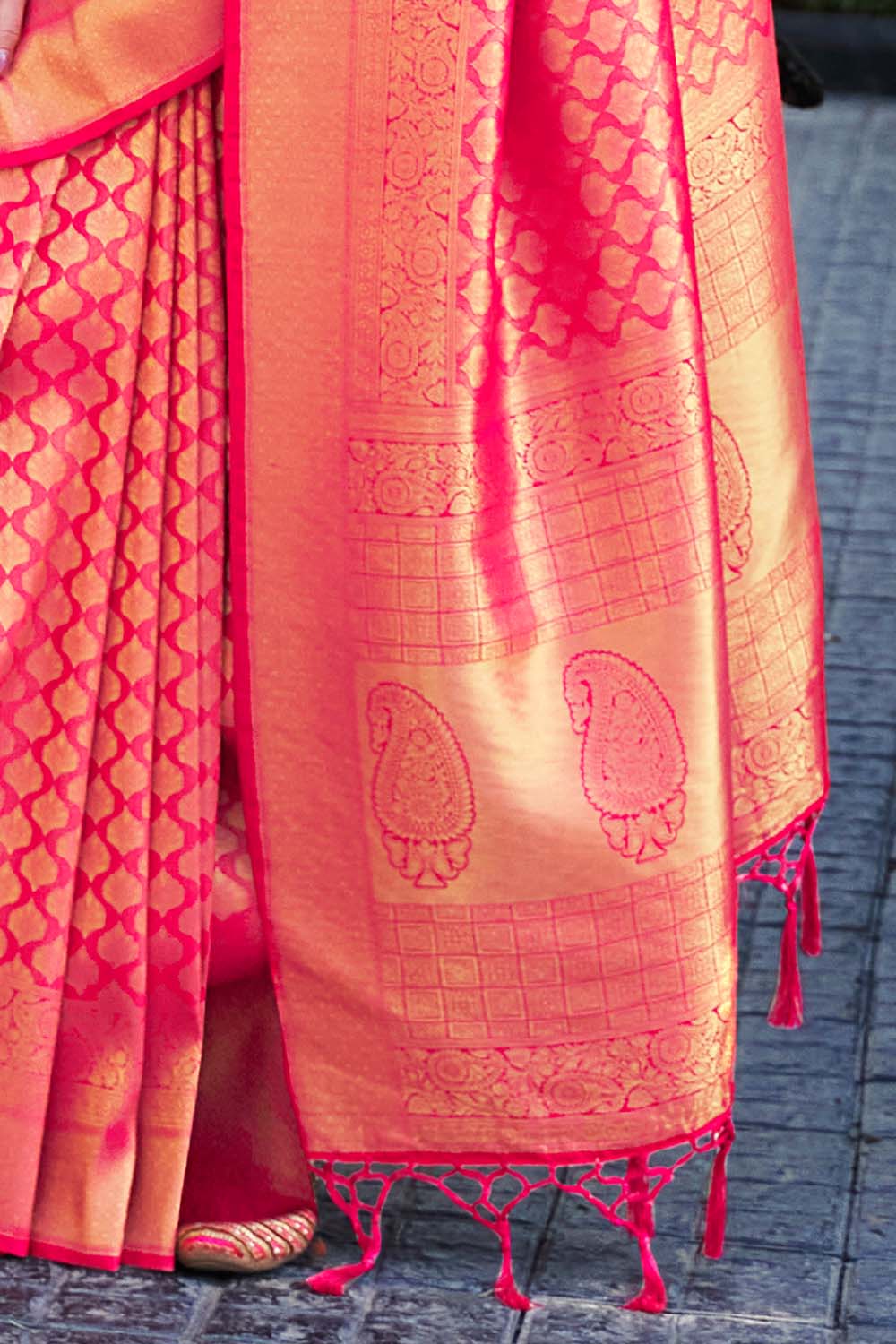 Buy Bottel Green Silk Saree With Blouse Piece Nitaraa