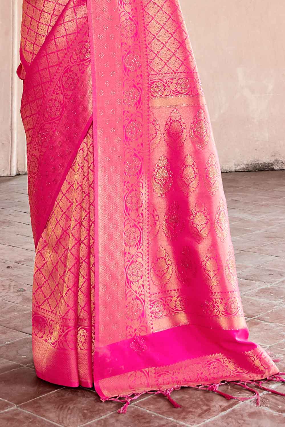 Buy Black Banarasi Kashmiri Modal Silk Saree Nitaraa