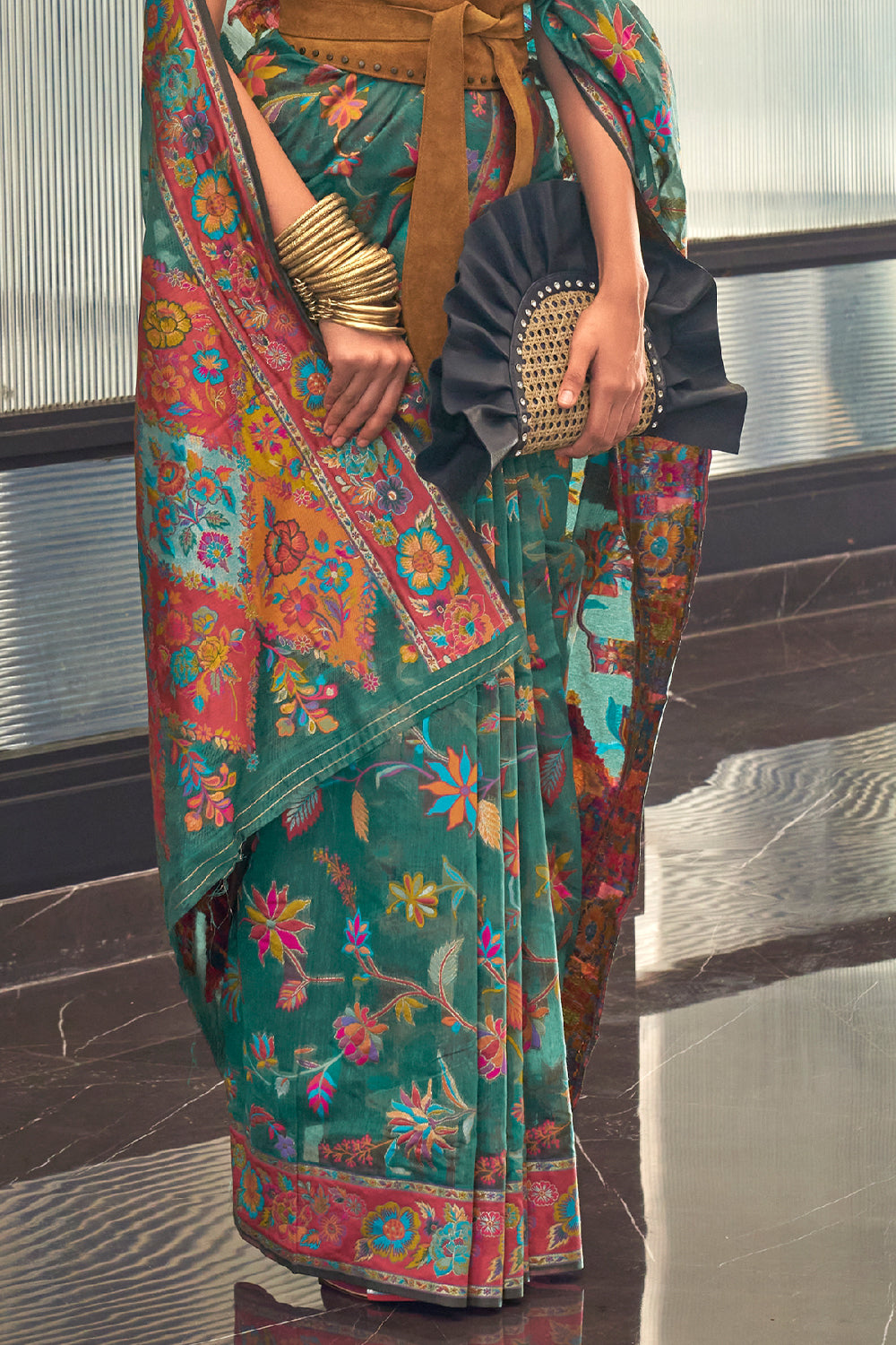 Buy Green Kashmiri Silk Saree With Blouse Piece Nitaraa