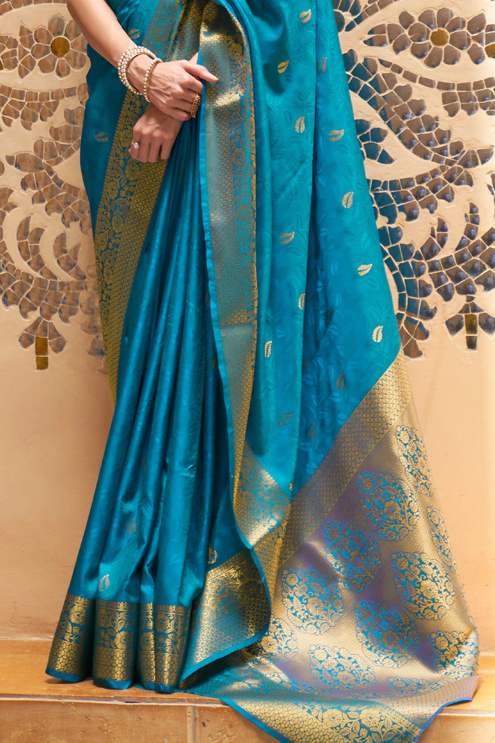 Buy Bright Red Raw Silk With Kalamkari Pallu Saree Nitaraa