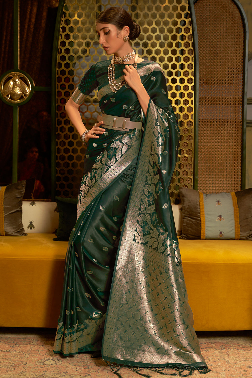 Buy Peach Banarasi Silk Saree With Blouse Piece Nitaraa