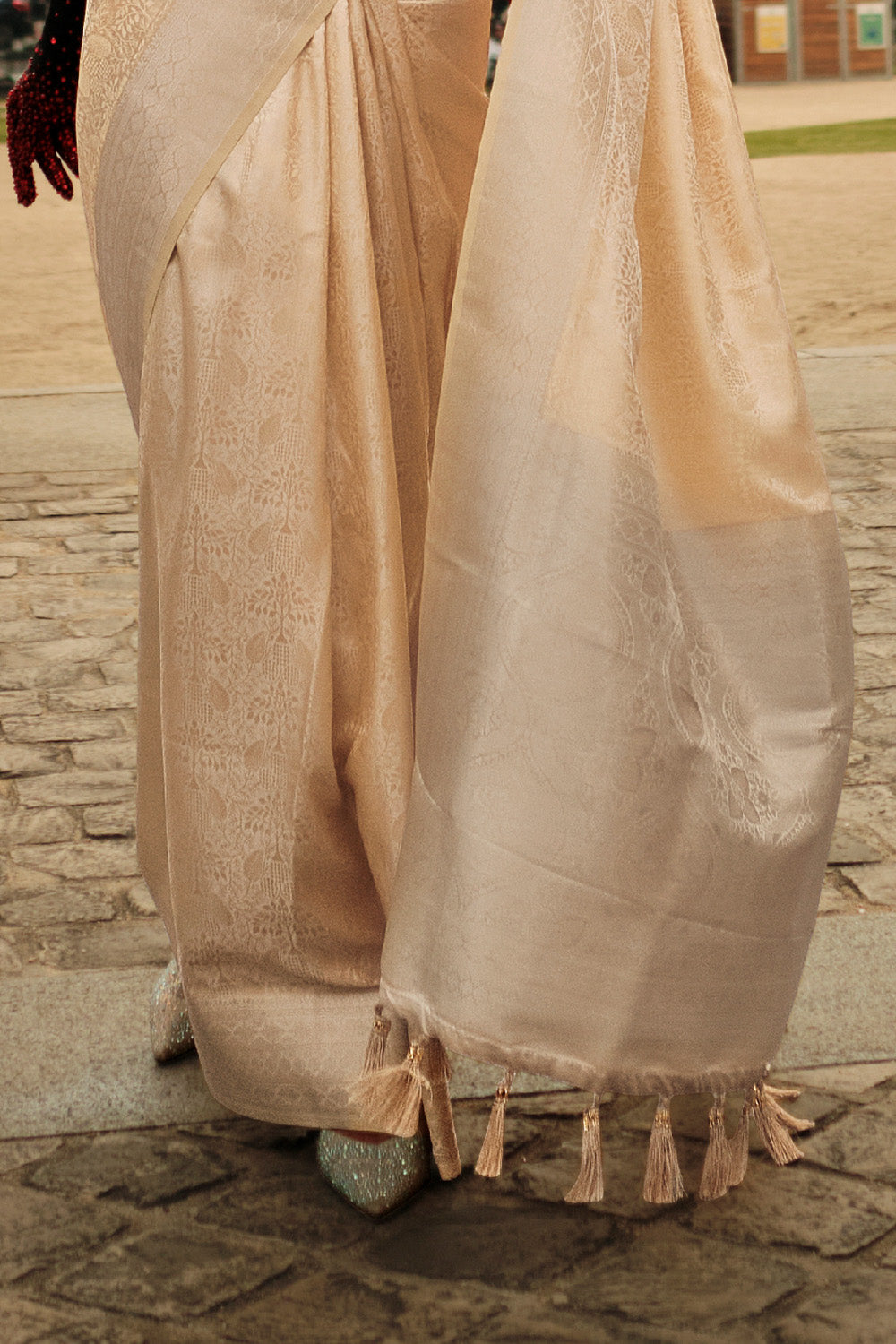 Cream Satin Silk Saree With Blouse Piece