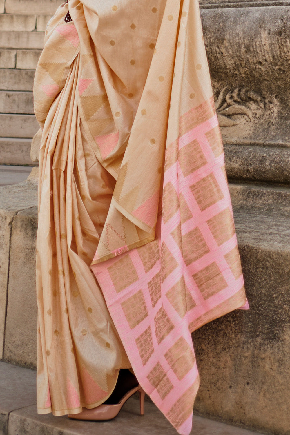 Cream Kadhi Silk Saree With Blouse Piece