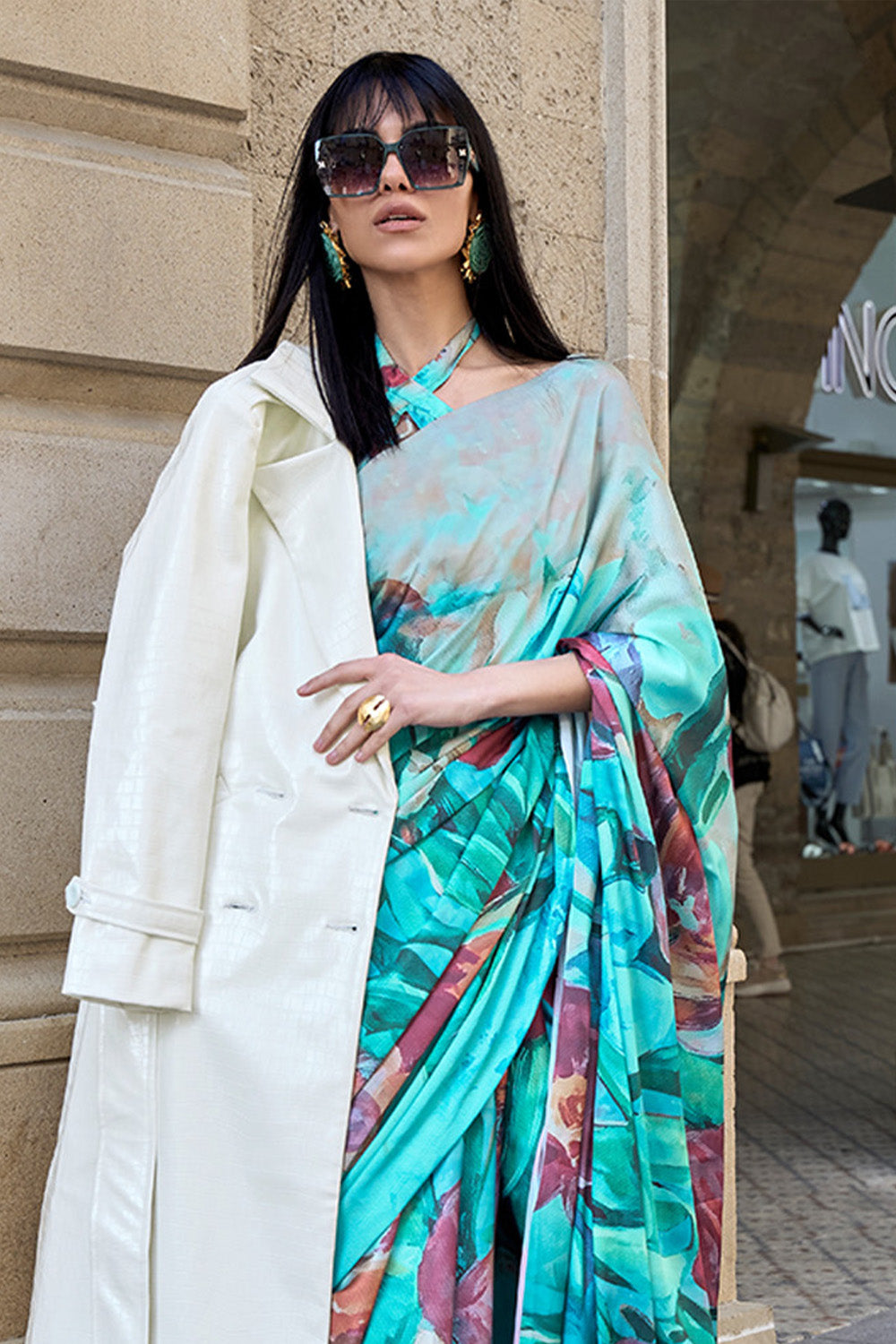 Multicolor Silk Digital Printed Saree With Blouse Piece