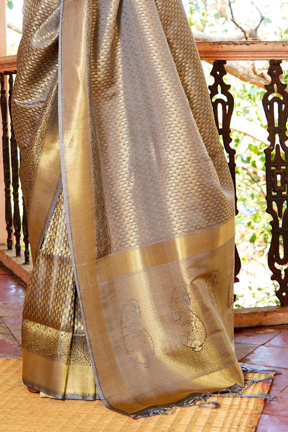 Buy Green And Red Smooth Silk Saree Nitaraa