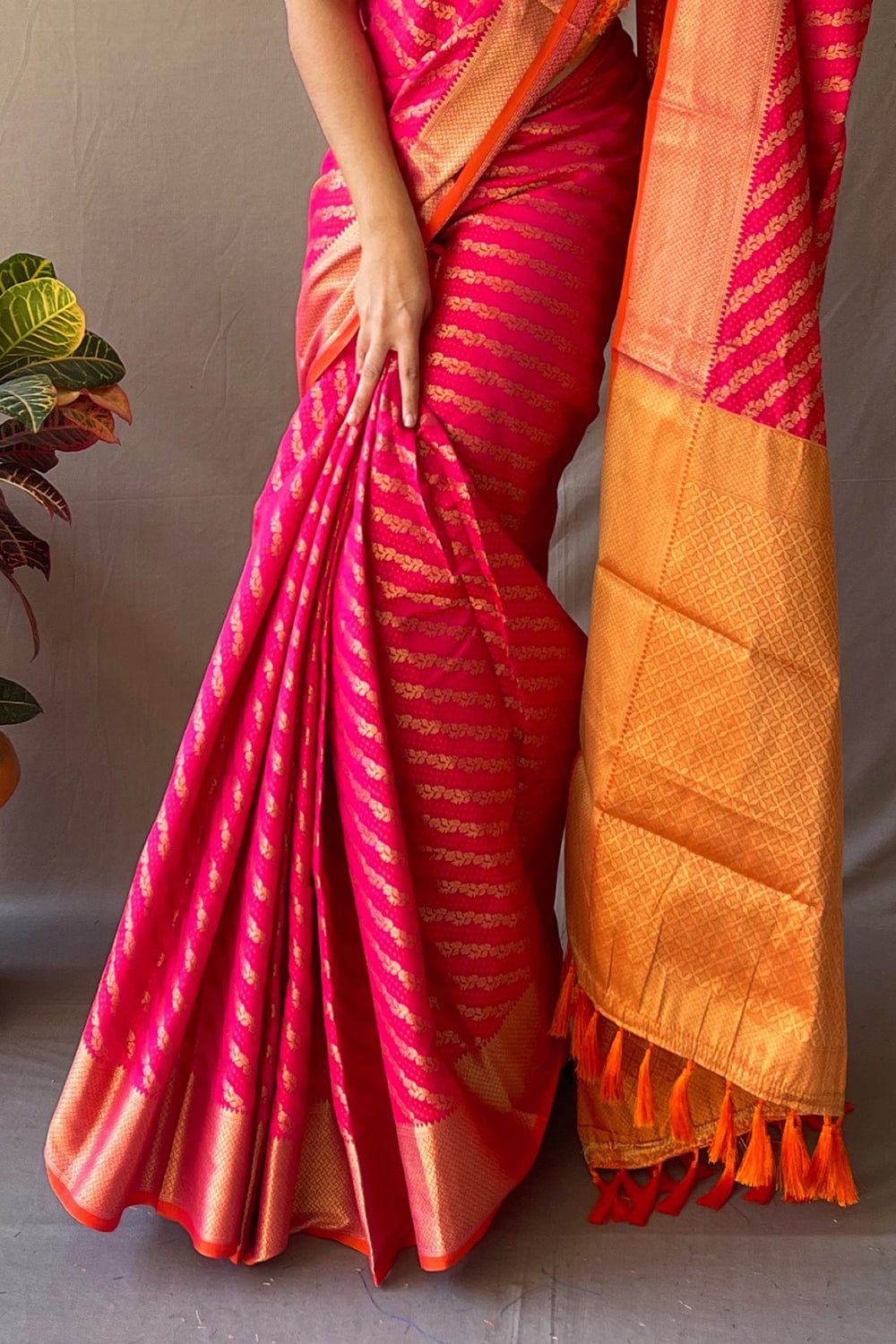 Buy Ultra White Satin Crepe Saree Nitaraa