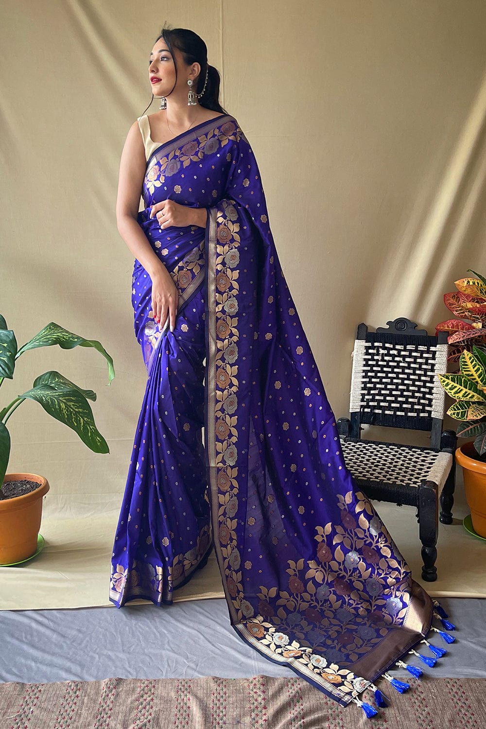 Buy Fire Orange Shimmery Kanjivaram Saree Nitaraa